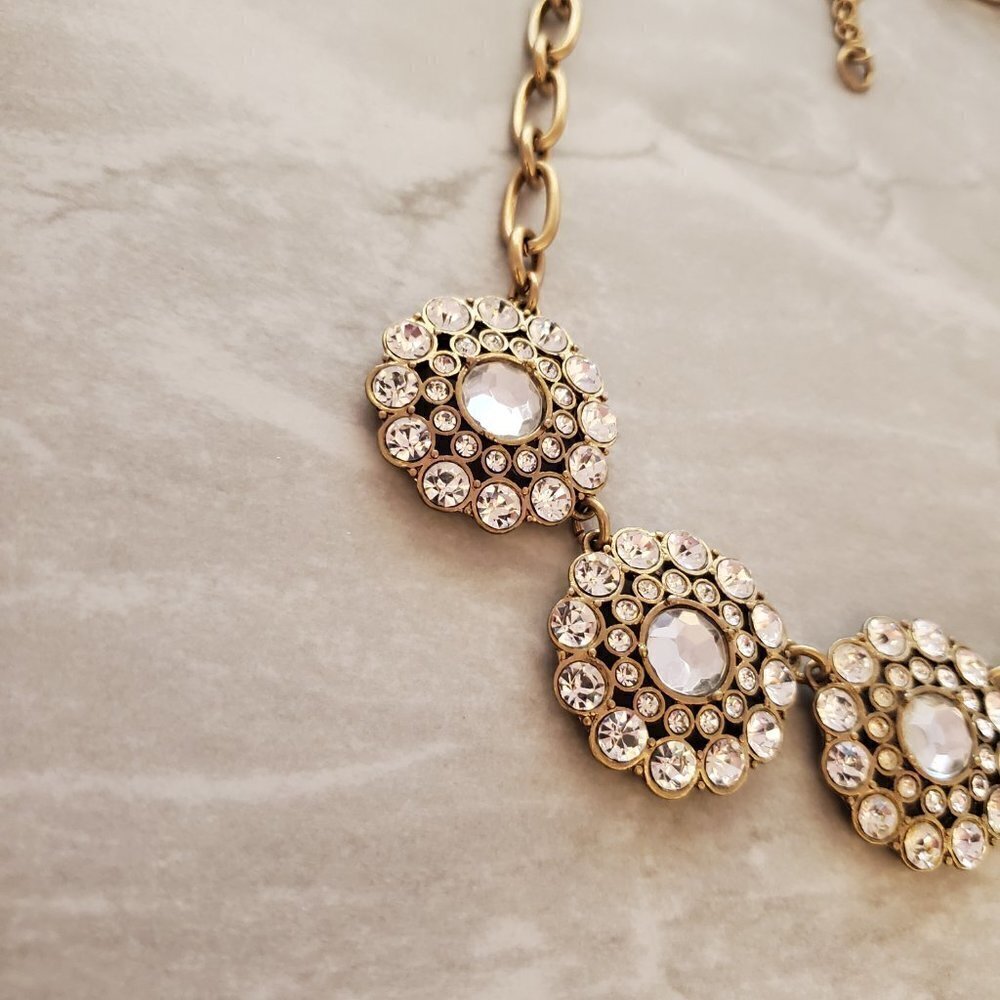 ✨ J.Crew Classic Rhinestones Pave Crystal Medallion Statement Necklace ✨ - Picture 7 of 12